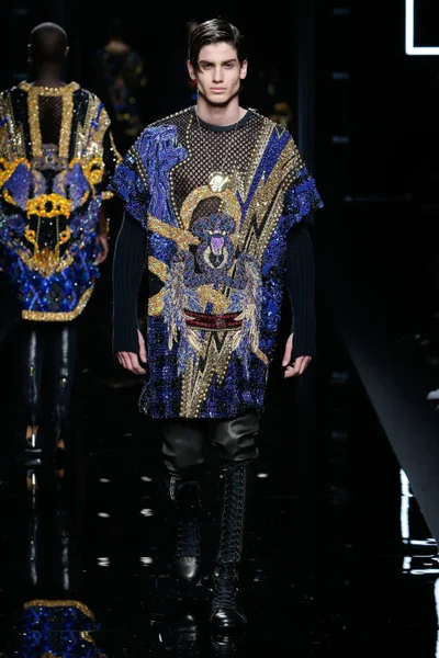 Look 77